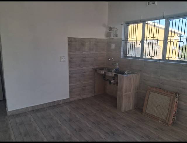 3 BEDROOM HOUSE FOR SALE IN CRAIGIEBURN